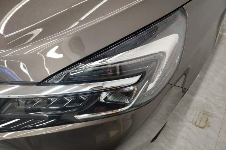 Used Buick GL8 2023 Land Executive Class 652T Luxury Model Left Front Headlight