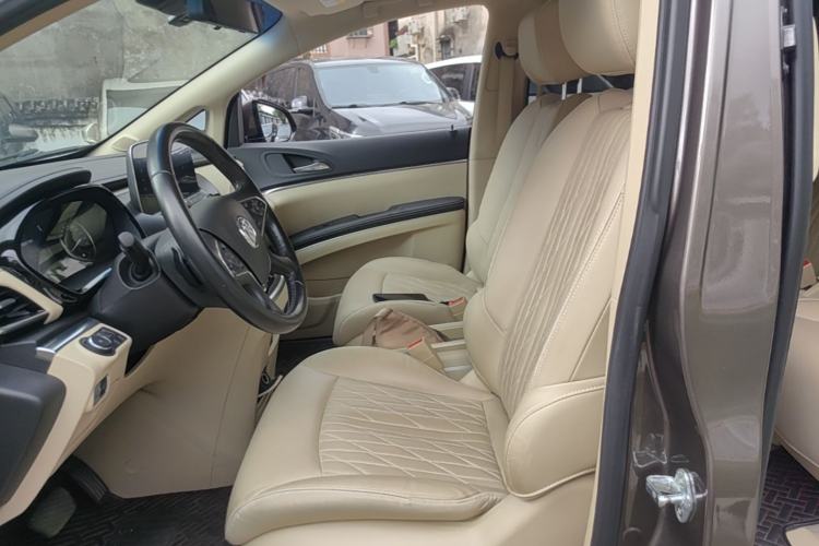 Used Buick GL8 2023 Land Executive Class Deluxe Model Left Front Seat
