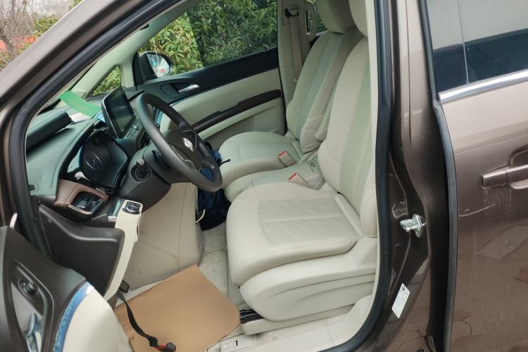 Used Buick GL8 2023 Land Executive Class Comfort Model Left Front Seat