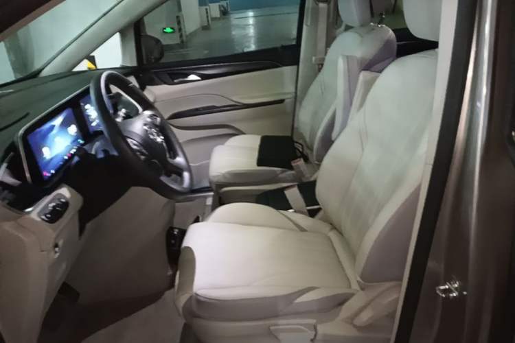 Used Buick GL8 2023 ES Lu Zun Comfort Model Left Front Seat