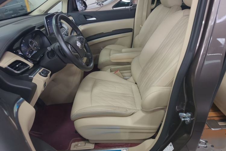 Used Buick GL8 2023 Facelifted Land Cruiser Executive Luxury Version Left Front Seat