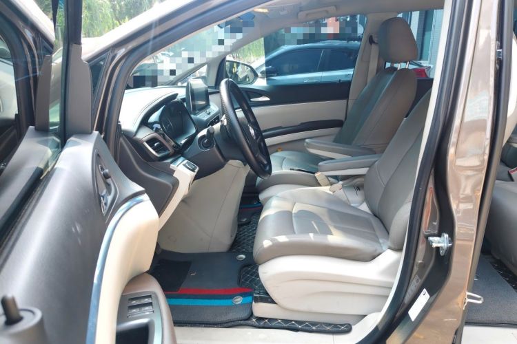 Used Buick GL8 2023 Land Executive Class Comfort Model Left Front Seat