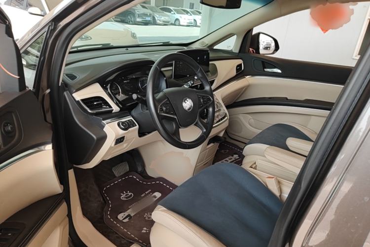 Used Buick GL8 2023 Facelifted Land Cruiser Executive Luxury Version Left Front Seat
