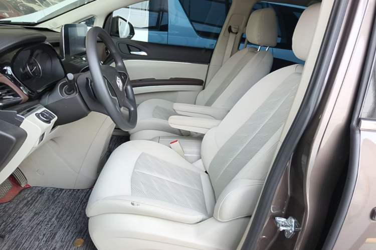 Used Buick GL8 2023 Land Executive Class Comfort Model Left Front Seat