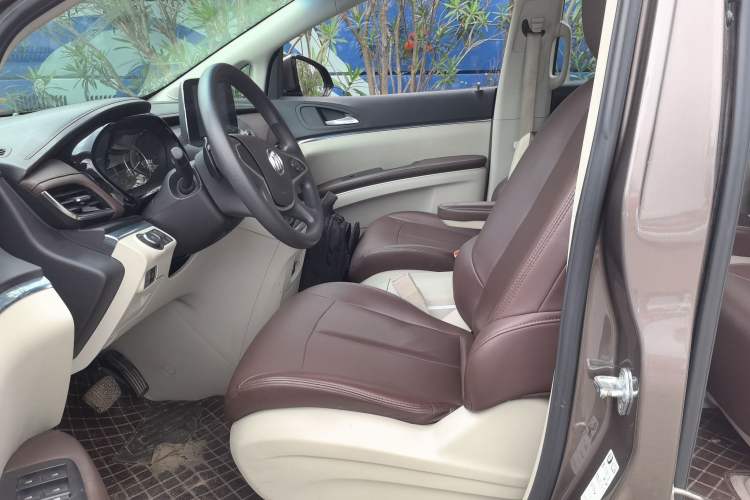 Used Buick GL8 2023 Land Executive Class Comfort Model Left Front Seat