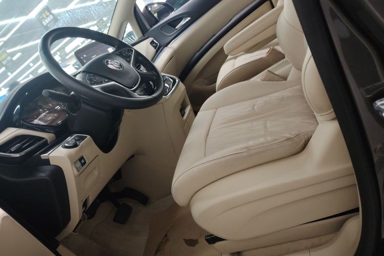 Used Buick GL8 2023 Land Executive Class 652T Luxury Model Left Front Seat