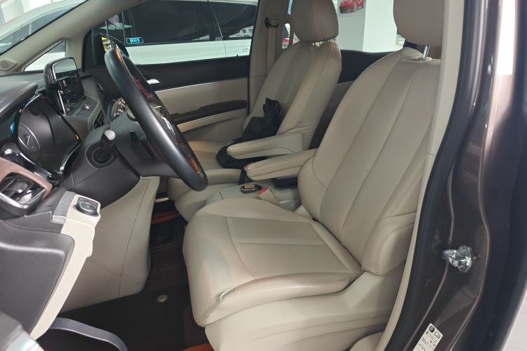 Used Buick GL8 2023 Land Executive Class Smart Enjoyment Model Left Front Seat