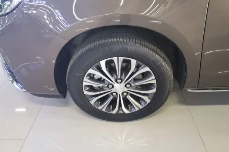 Used Buick GL8 2023 Land Executive Class 652T Luxury Model Left Front Wheel Hub
