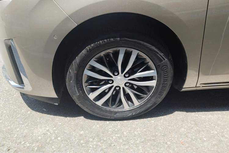 Used Buick GL8 2023 ES Lu Zun Deluxe Model Left Front Wheel Hub