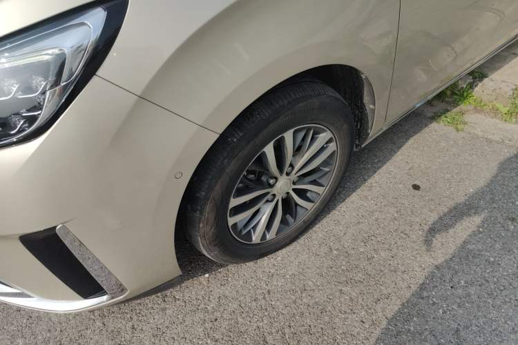 Used Buick GL8 2023 ES Lu Zun Deluxe Model Left Front Wheel Hub