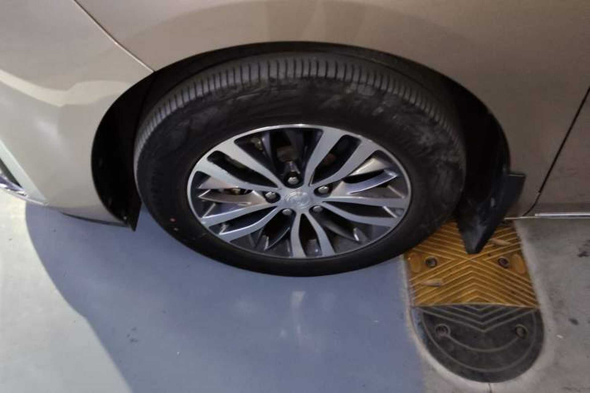 Used Buick GL8 2023 ES Lu Zun Comfort Model Left Front Wheel Hub