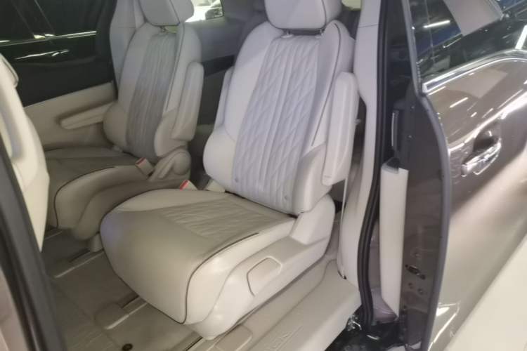 Used Buick GL8 2023 Land Executive Class 652T Luxury Model Left Rear Seat