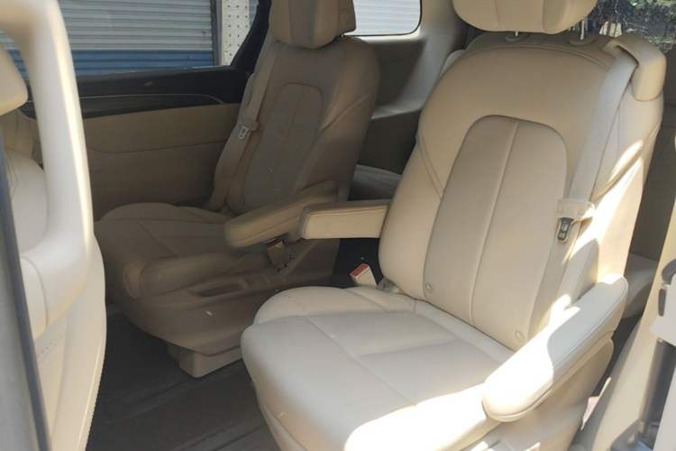 Used Buick GL8 2023 ES Lu Zun Deluxe Model Left Rear Seat