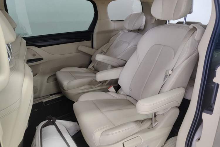 Used Buick GL8 2023 ES Lu Zun Deluxe Model Left Rear Seat