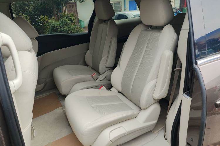 Used Buick GL8 2023 Land Executive Class Comfort Model Left Rear Seat
