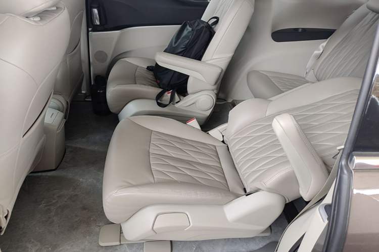 Used Buick GL8 2023 Land Executive Class Smart Enjoyment Model Left Rear Seat