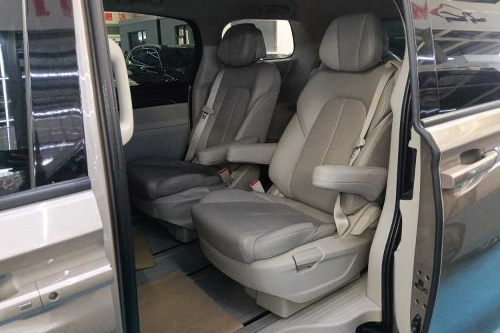 Used Buick GL8 2023 ES Lu Zun Comfort Model Left Rear Seat