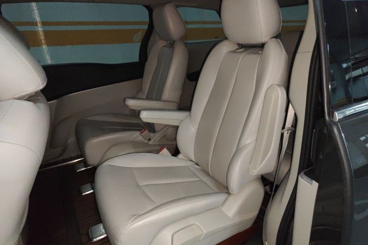 Used Buick GL8 2023 Land Executive Class Smart Enjoyment Model Left Rear Seat