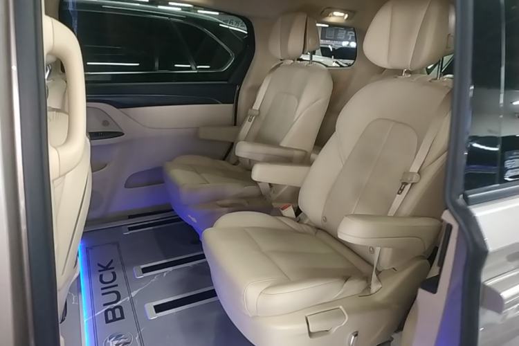 Used Buick GL8 2023 ES Lu Zun Deluxe Model Left Rear Seat