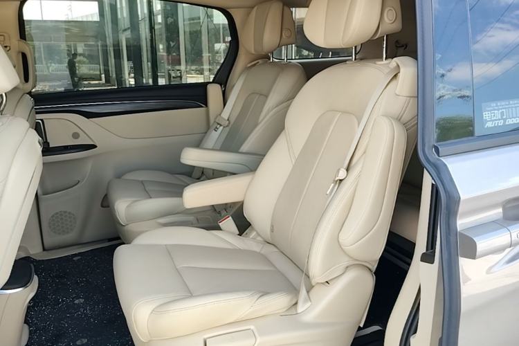 Used Buick GL8 2023 ES Lu Zun Deluxe Model Left Rear Seat