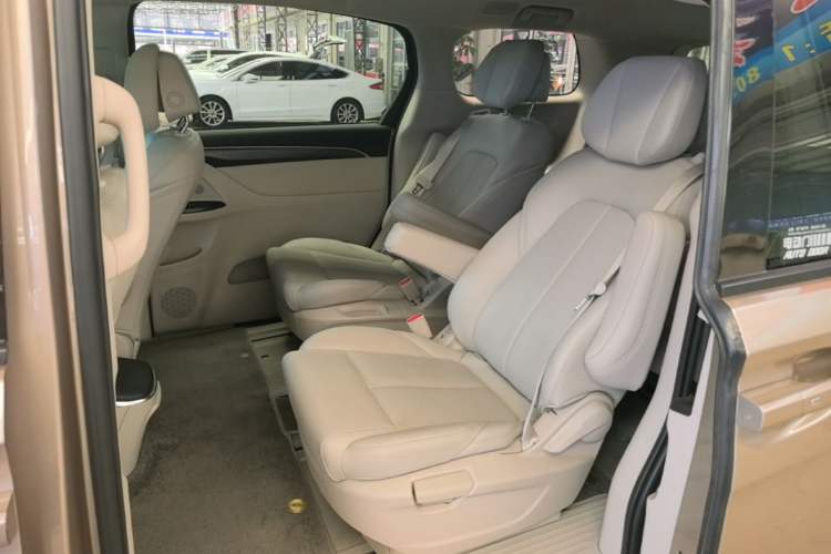 Used Buick GL8 2023 ES Lu Zun Comfort Model Left Rear Seat