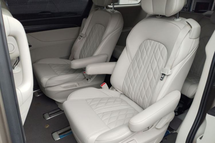 Used Buick GL8 2023 ES Lu Zun Comfort Model Left Rear Seat