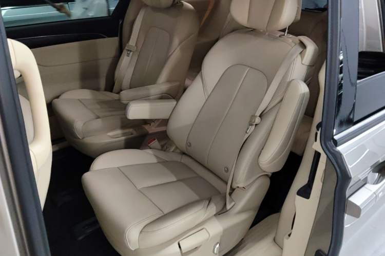 Used Buick GL8 2023 ES Lu Zun Deluxe Model Left Rear Seat