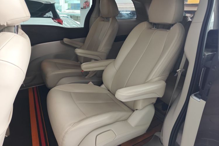 Used Buick GL8 2023 Land Executive Class Smart Enjoyment Model Left Rear Seat
