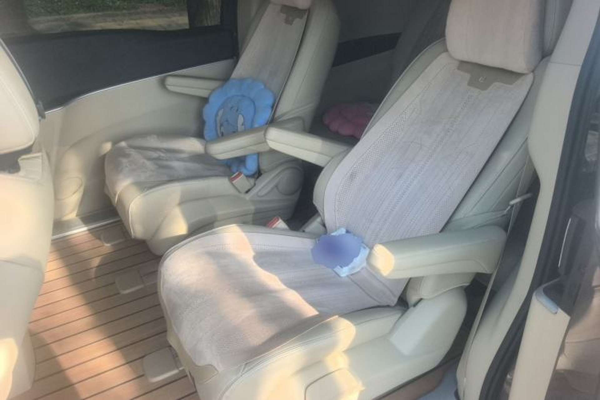 Used Buick GL8 2023 Land Executive Class 652T Luxury Model Left Rear Seat