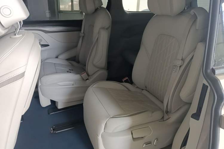 Used Buick GL8 2023 ES Lu Zun Luxury Edition and Yue Version Left Rear Seat