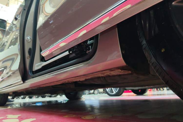 Used Buick GL8 2023 ES Lu Zun Comfort Model Left Side Sill