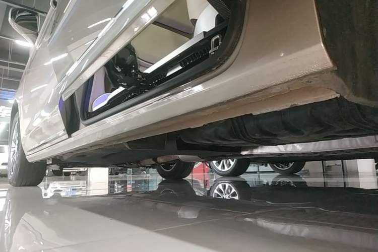 Used Buick GL8 2023 ES Lu Zun Deluxe Model Left Side Sill