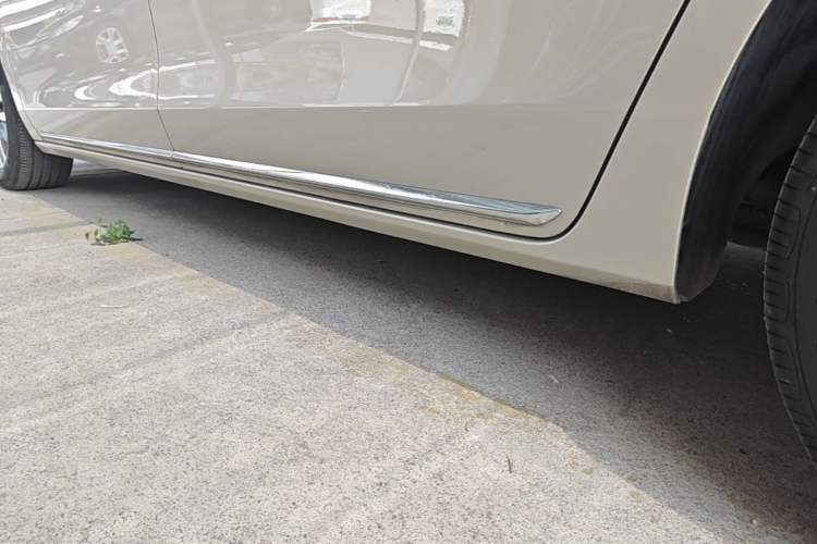 Used Buick GL8 2023 ES Lu Zun Deluxe Model Left Side Sill