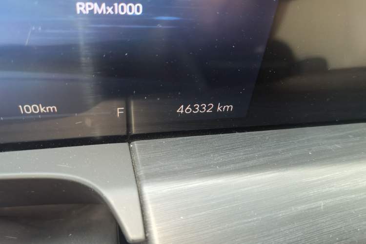 Used Buick GL8 2023 ES Lu Zun Deluxe Model Odometer Close Up