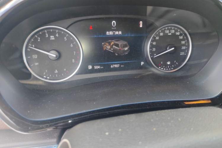Used Buick GL8 2023 Land Executive Class Smart Enjoyment Model Odometer Close Up