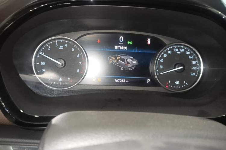 Used Buick GL8 2023 Land Executive Class 652T Luxury Model Odometer Close Up