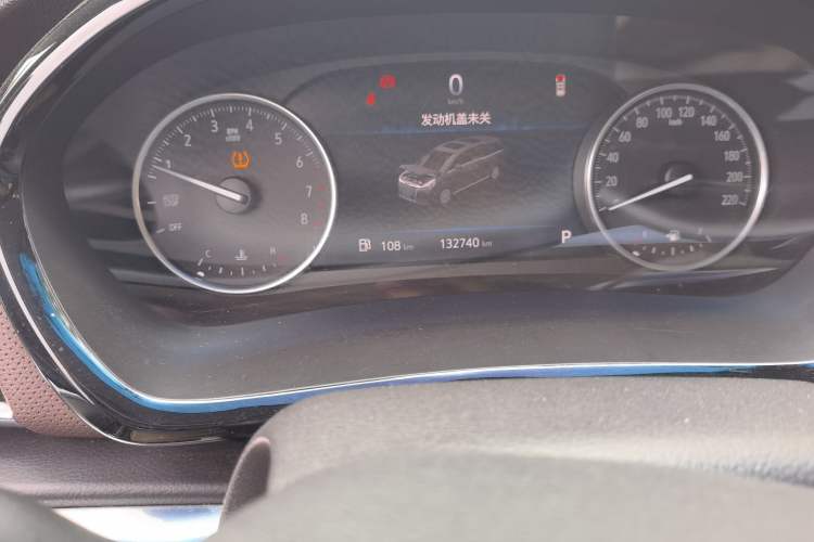 Used Buick GL8 2023 Land Executive Class Comfort Model Odometer Close Up