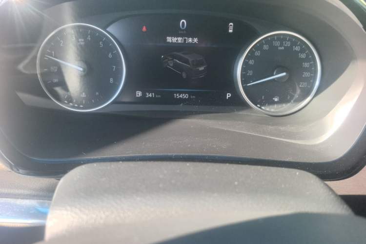 Used Buick GL8 2023 Land Executive Class 652T Luxury Model Odometer Close Up
