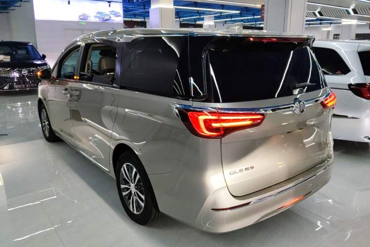 Used Buick GL8 2023 ES Lu Zun Deluxe Model Rear Left 45 Deg