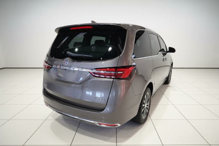 Used Buick GL8 2023 Facelifted Land Cruiser Executive Luxury Version Rear Right 45 Deg