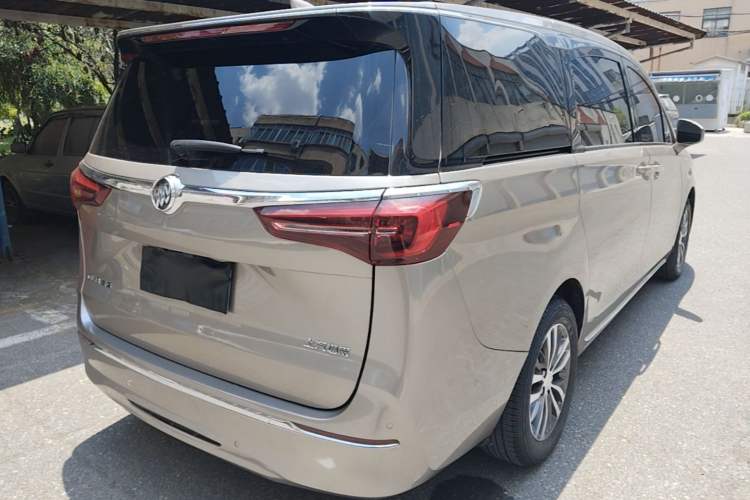Used Buick GL8 2023 ES Lu Zun Deluxe Model Rear Right 45 Deg