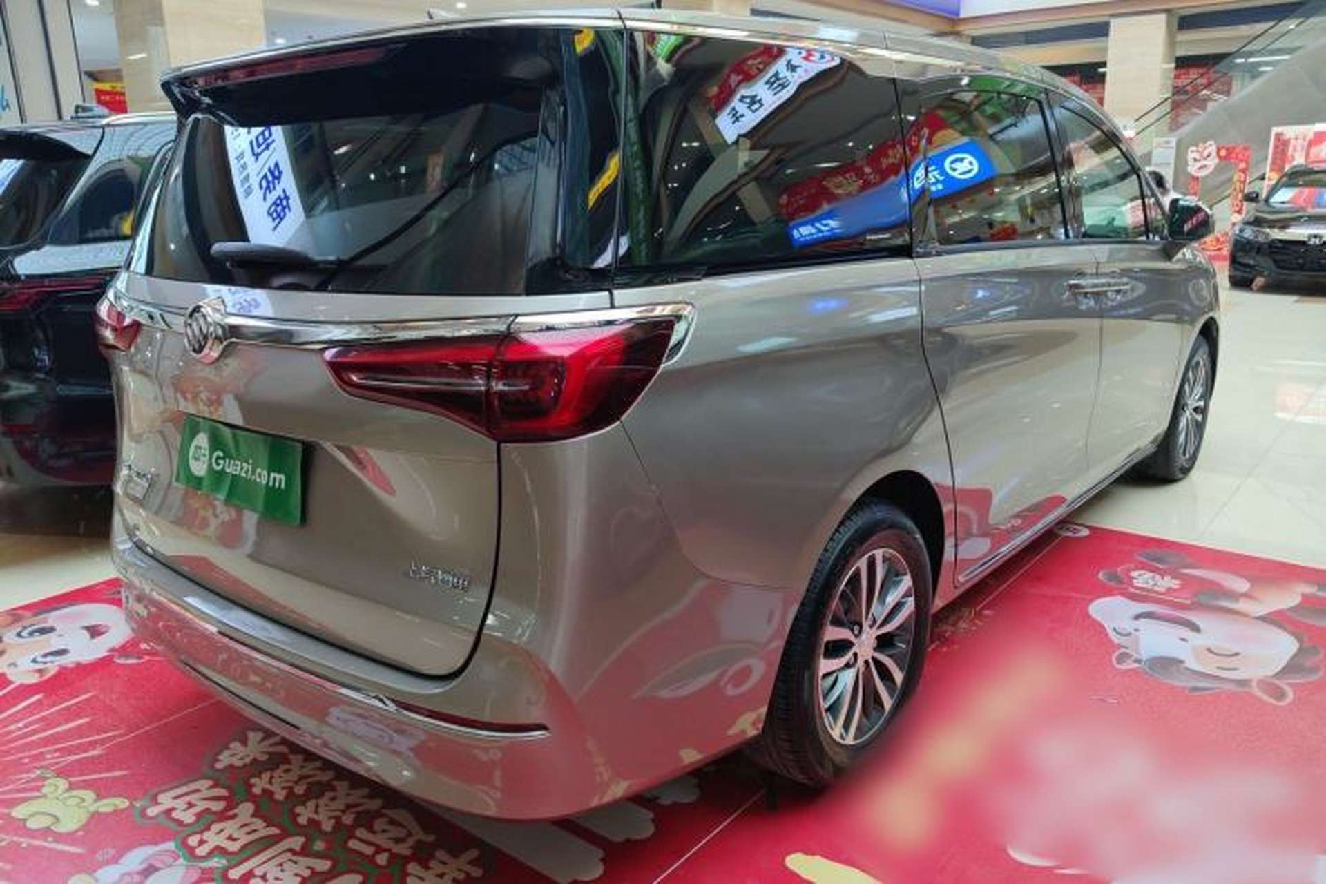 Used Buick GL8 2023 ES Lu Zun Comfort Model Rear Right 45 Deg