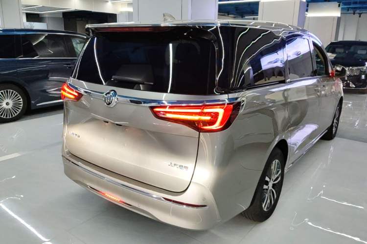 Used Buick GL8 2023 ES Lu Zun Deluxe Model Rear Right 45 Deg