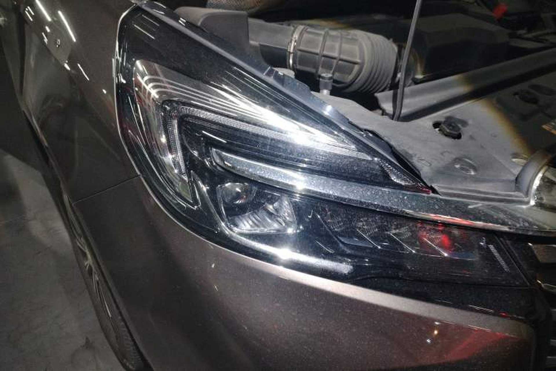 Used Buick GL8 2023 Facelifted Land Cruiser Executive Luxury Version Right Front Headlight