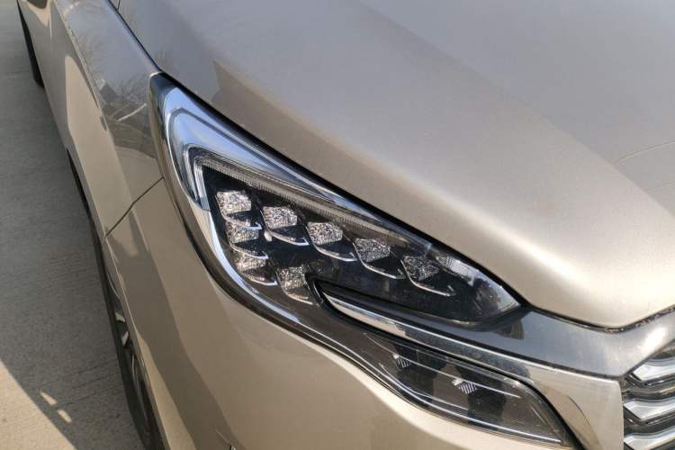 Used Buick GL8 2023 ES Lu Zun Comfort Model Right Front Headlight