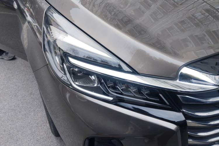 Used Buick GL8 2023 Land Executive Class Smart Enjoyment Model Right Front Headlight