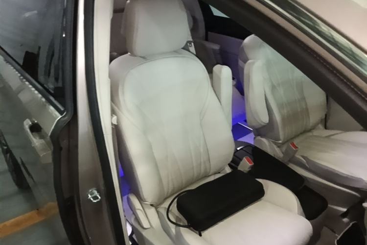 Used Buick GL8 2023 ES Lu Zun Comfort Model Right Front Seat