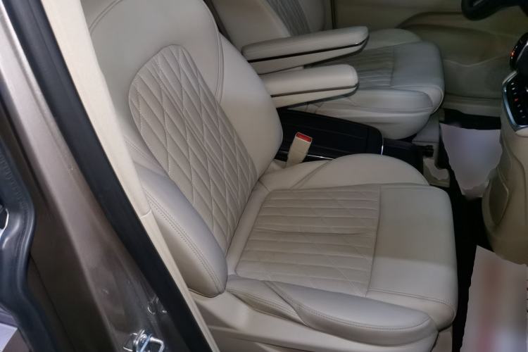 Used Buick GL8 2023 ES Lu Zun Luxury Model Right Front Seat