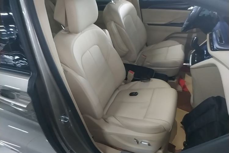 Used Buick GL8 2023 ES Lu Zun Deluxe Model Right Front Seat