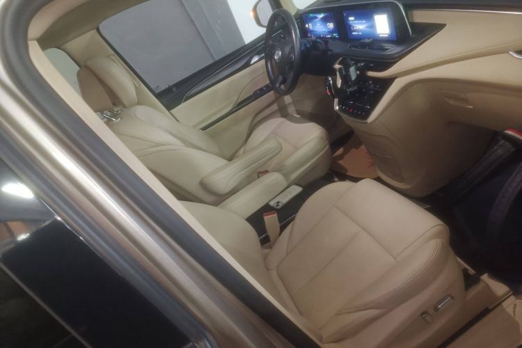 Used Buick GL8 2023 ES Lu Zun Deluxe Model Right Front Seat